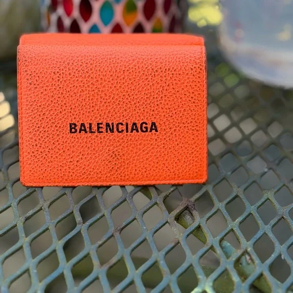 Balenciaga Vibrant Orange Pebbled Leather wallet - Picture 2 of 10